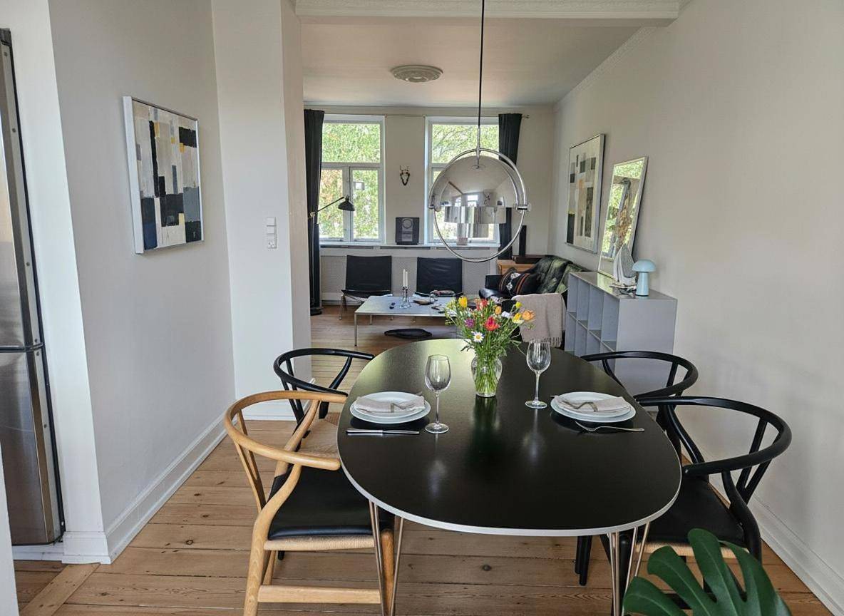 Appartement entier, City Center Apartment with Balcony, Garden & Free Parking in Odense, Région d'Odense