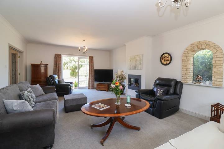 Leafield Cottage in Badgeworth, Gloucestershire