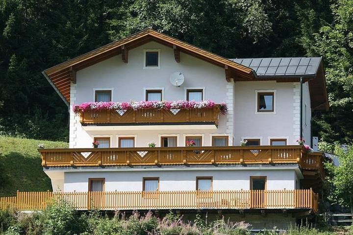 Ferienwohnung für 4 Personen, mit Terrasse und Pool sowie Garten, mit Haustier - 1