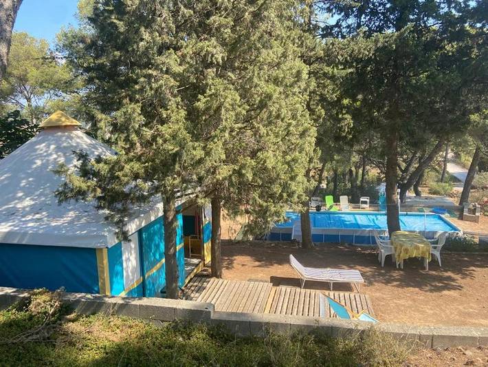 Tente pour 4 personnes, avec terrasse et vue ainsi que piscine et jardin, animaux acceptés dans la Creuse - 3