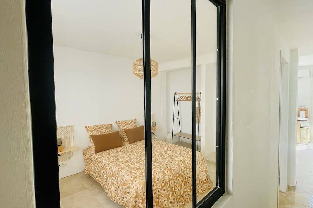 Entire apartment, Clémentine in La Ciotat, Marseille region