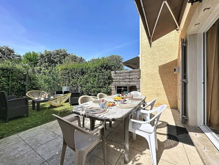 Location de vacances pour 6 personnes, avec terrasse et piscine à Calvisson - 2
