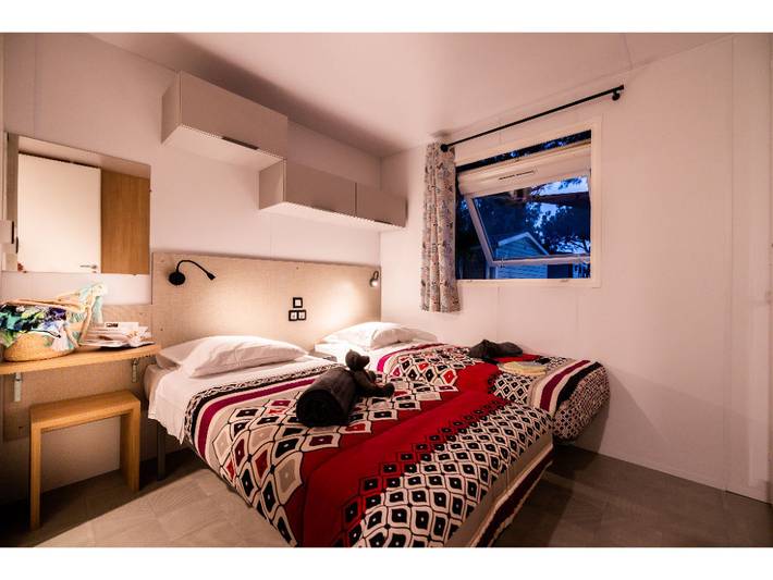 Camping für 4 Personen, mit Kinderpool und Pool sowie Terrasse in Agde - 3