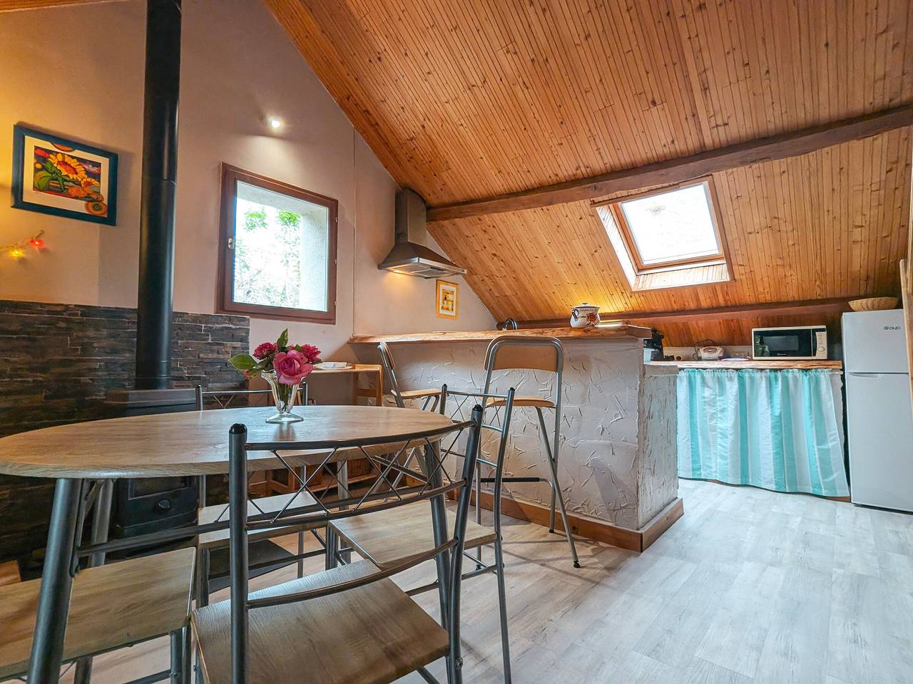 Gemütliches Ferienhaus mit beheiztem Pool, Garten & Nähe zu Sehenswürdigkeiten in Le Menoux, Châteauroux und Umgebung