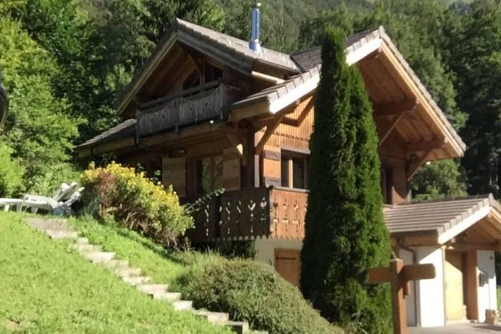 Gîte pour 8 personnes, avec jacuzzi et jardin, adapté aux familles à Montriond - 4