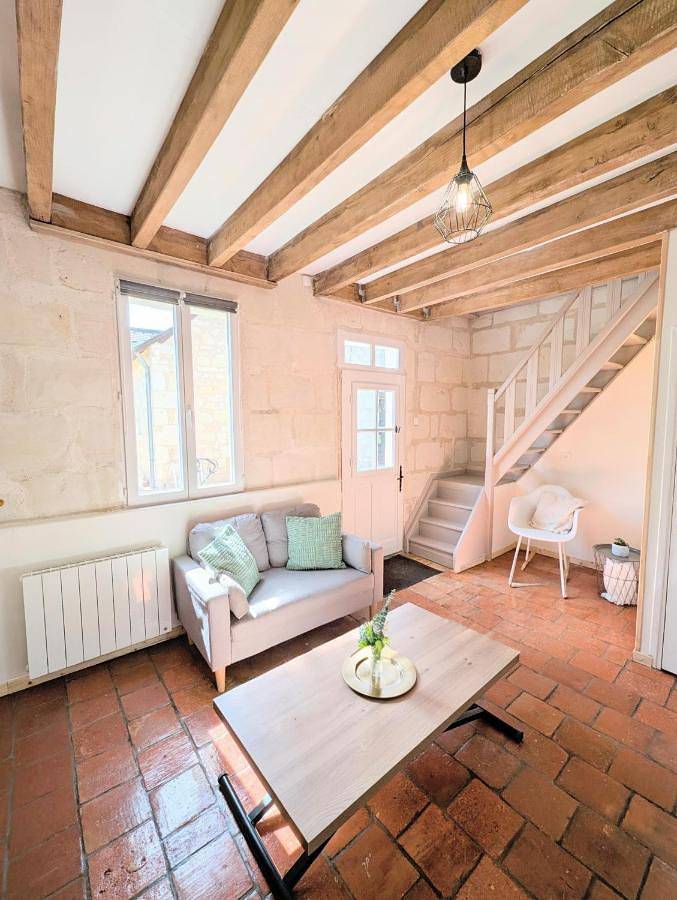 Location de vacances pour 3 personnes, avec terrasse et jardin ainsi que bassin pour enfant et piscine à Longué-Jumelles - 3