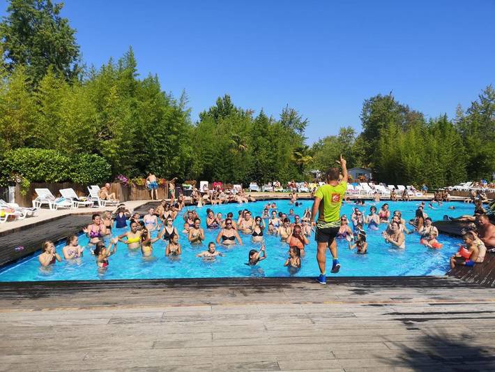 Location de vacances pour 4 personnes, avec jardin et jacuzzi ainsi que sauna et piscine à Mézos - 4