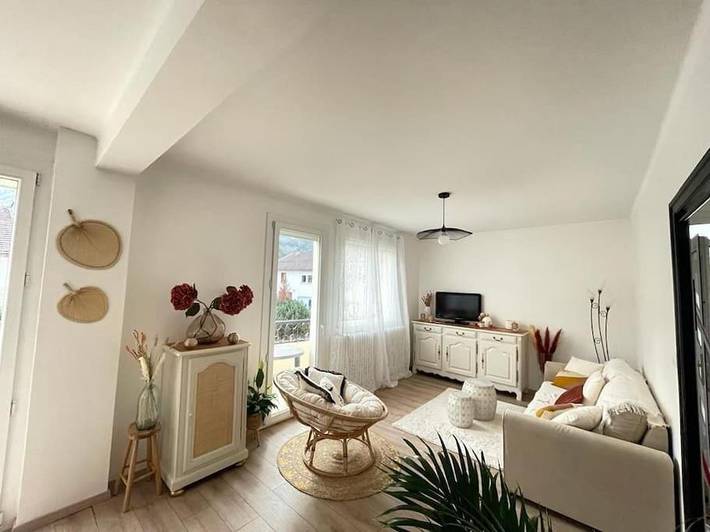 Gîte pour 7 personnes, avec jardin dans Vaux-lès-Saint-Claude