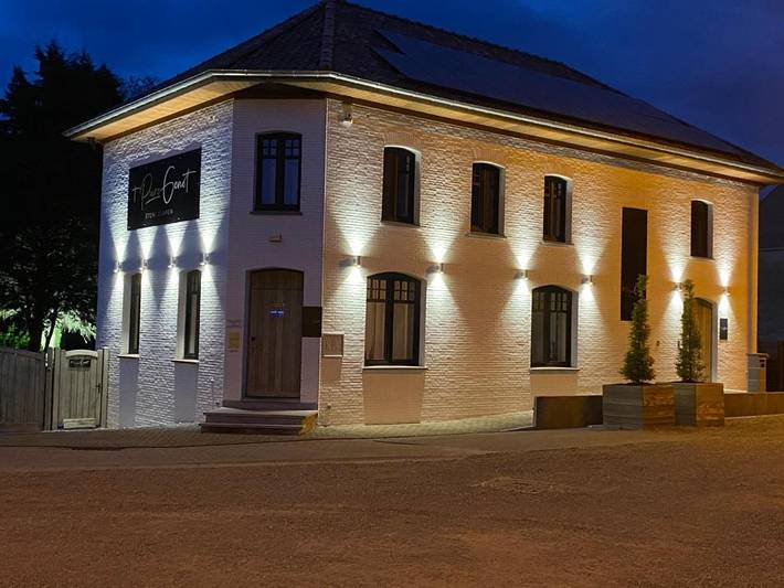 Chambre d’hôte pour 2 personnes, avec Terrasse et Jacuzzi ainsi que Jardin et Vue à Dilsen-Stokkem
