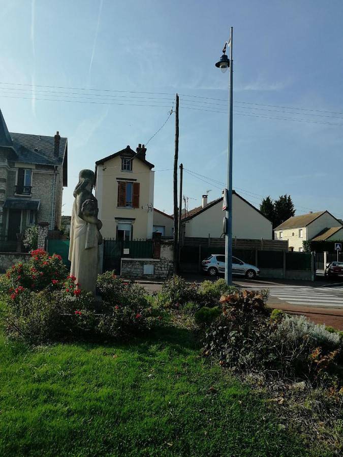 Loue Studio Propre !, Endroit très calme, à 5 minutes gare mantes la jolie, in Mantes-la-Jolie, Yvelines