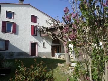 Gîte pour 2 personnes, avec terrasse et jardin dans Parc naturel régional des Pyrénées ariégeoises