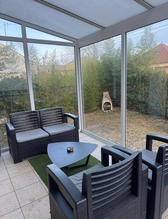 Location de vacances pour 10 personnes, avec jacuzzi et terrasse à Longvic - 2