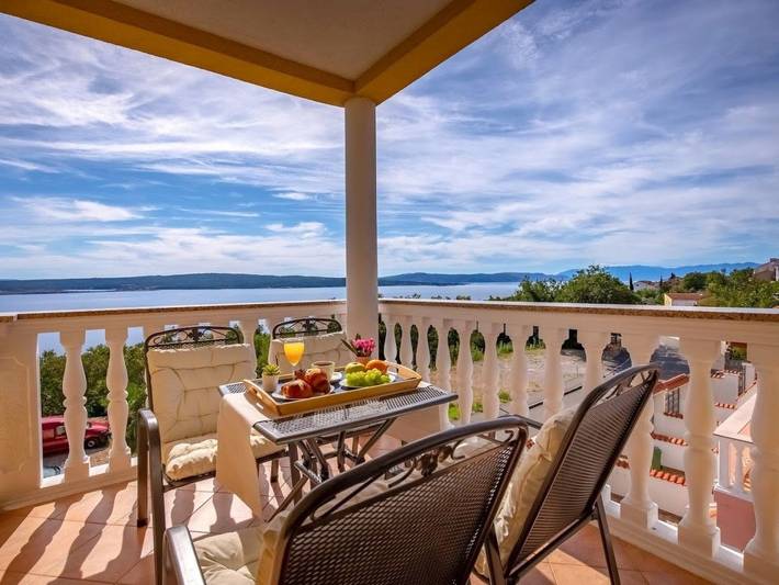 Ferienwohnung für 3 Personen, mit Pool und Balkon in Kvarner Bucht