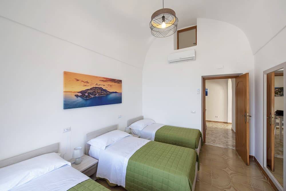 Entire apartment, Casa Rosaria With Beautiful Sea View Terrace in Conca dei Marini, Amalfi Coast