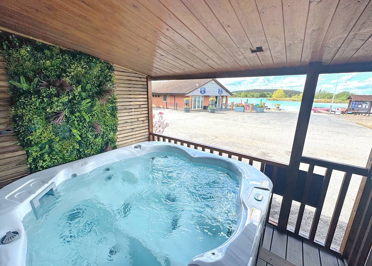 Mallard Lodge in Hinckley and Bosworth, Heart of England