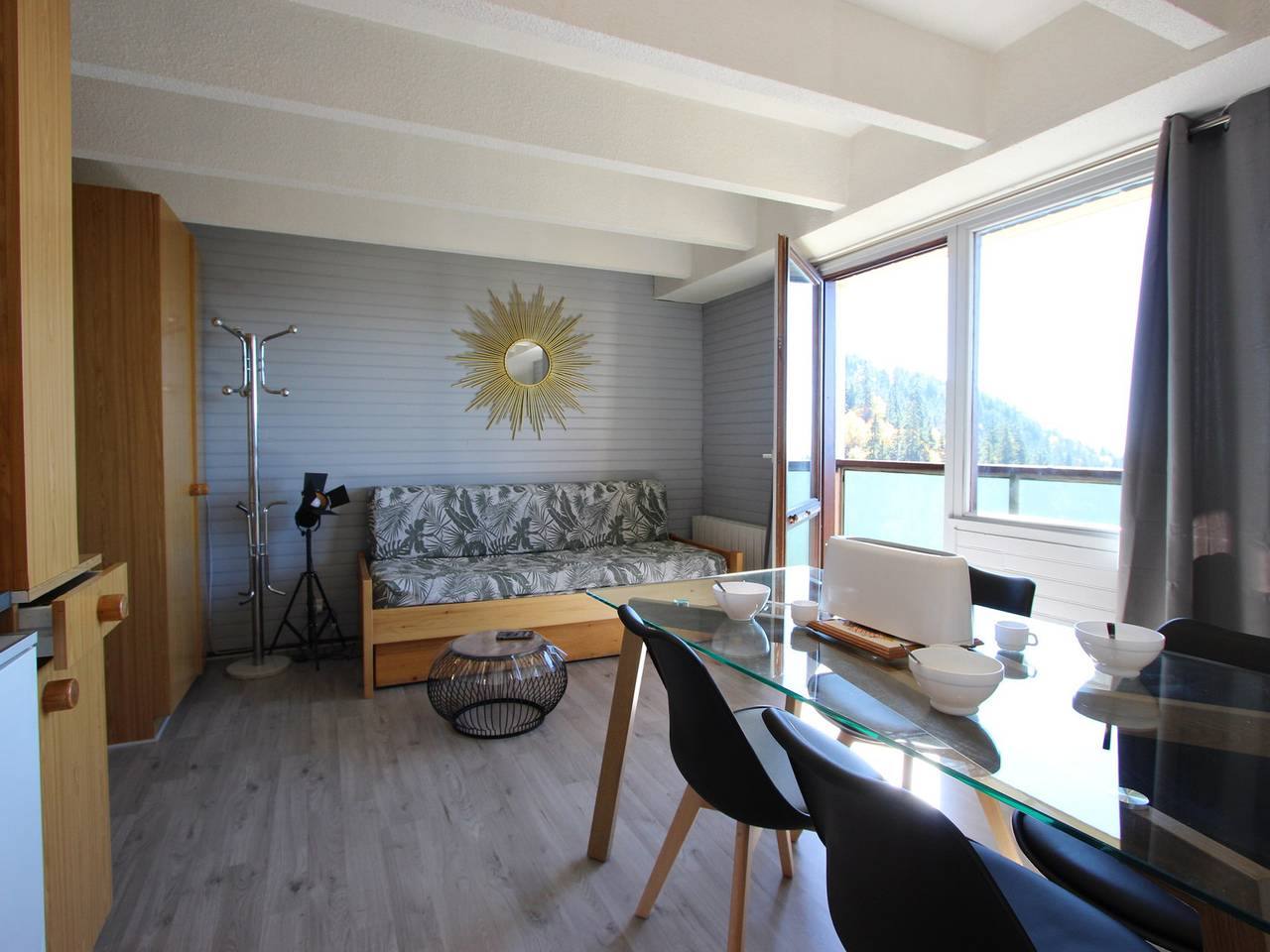 Studio entier, Studio cabine rénové, balcon ouest, parking couvert in Chamrousse, Parc national des Écrins