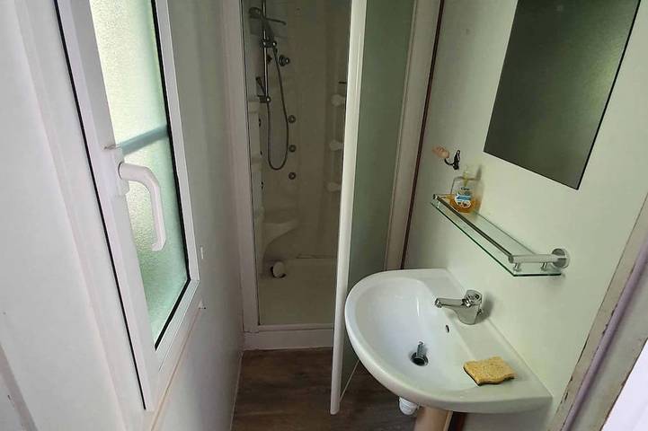 Gîte pour 6 personnes, avec jardin et piscine, animaux acceptés à Nyer - 2