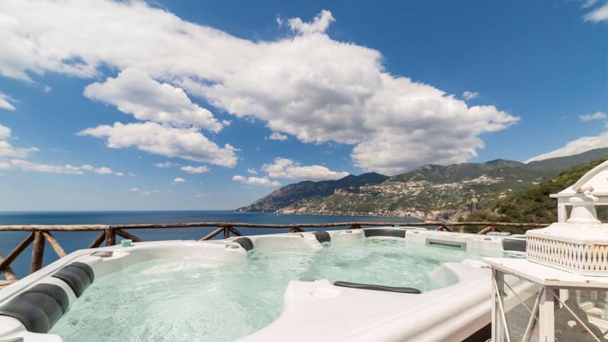 Chalet para 6 personas, con terraza además de jardín y piscina - 1