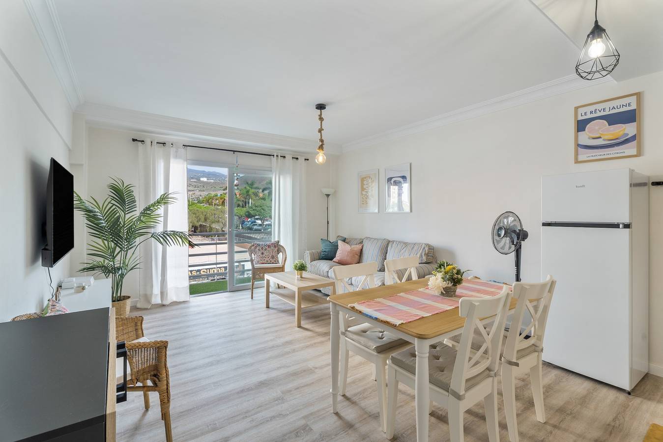 Appartement entier, Appartement de vacances 'Marte Centro' avec vue sur la montagne, balcon et Wi-Fi in Los Cristianos, Arona