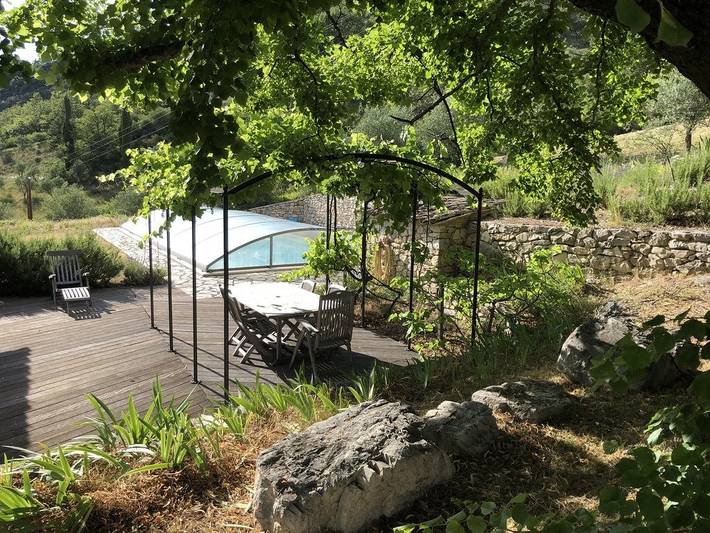 Gîte pour 6 personnes, avec jardin ainsi que piscine et terrasse à Sainte-Euphémie-sur-Ouvèze