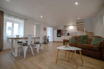 Gîte pour 6 personnes, avec terrasse à Chef-du-Pont