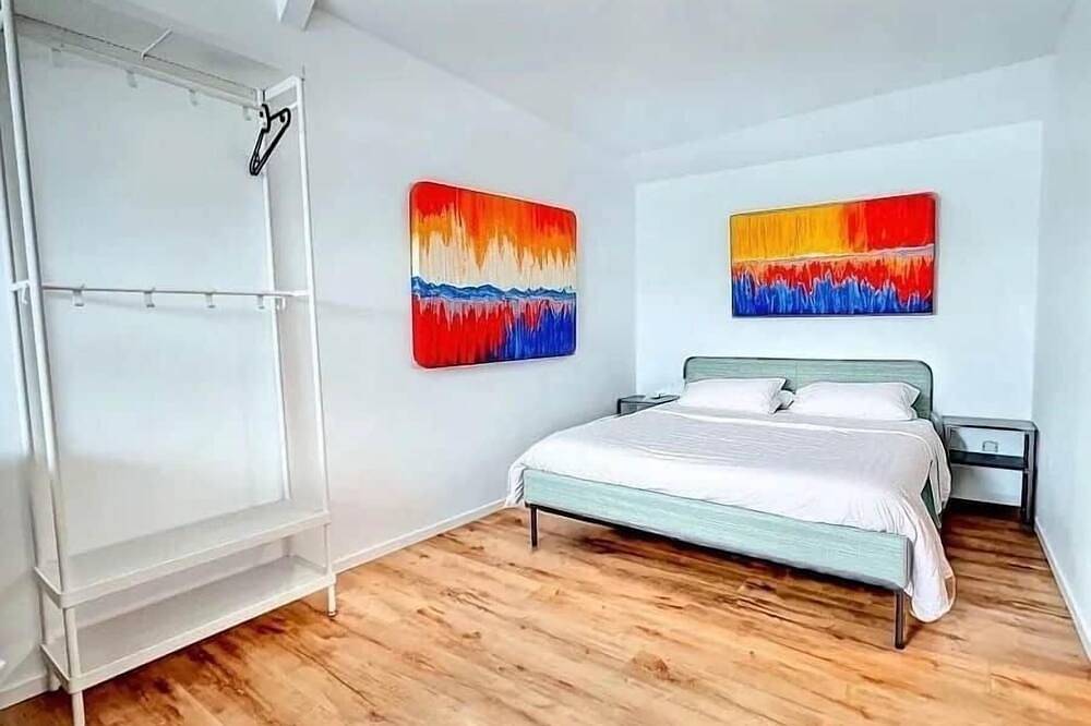 Geheel appartement, Station 82 C Charleroi-Airport in Ransart, Charleroi