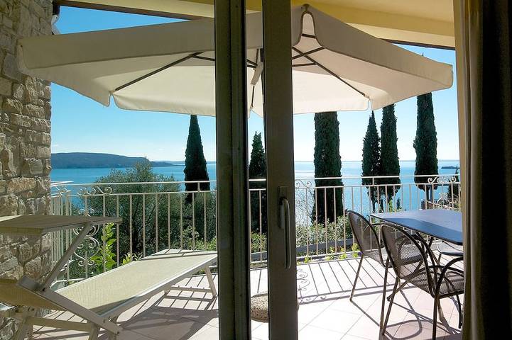 Ferienwohnung für 4 Personen, mit Pool und Garten sowie Balkon und Whirlpool - 1