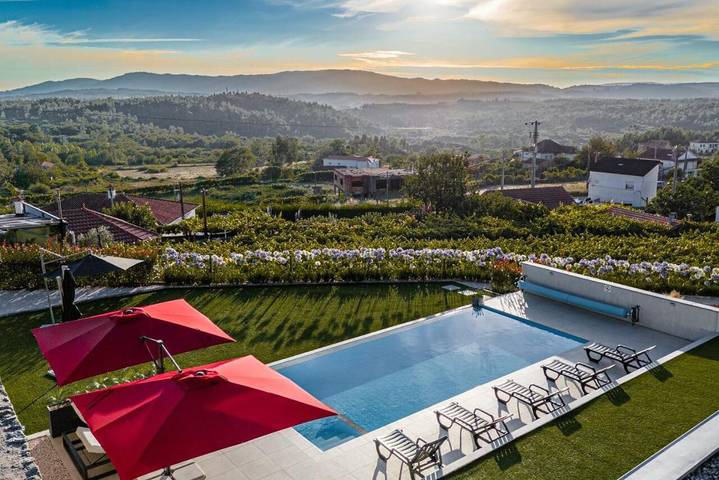 Location de vacances pour 14 personnes, avec jardin ainsi que piscine et vue à Oliveira de Frades - 2