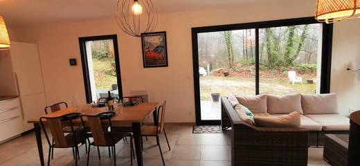 Gîte pour 4 personnes, avec terrasse à Casteil