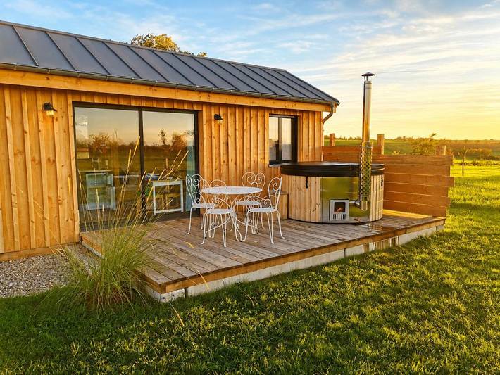 Maison de vacances pour 4 personnes, avec Jacuzzi et Terrasse ainsi que Jardin et Vue