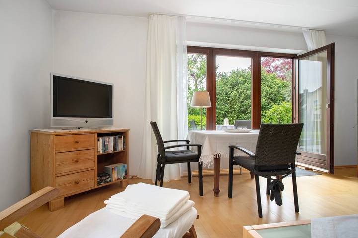 Apartamento entero, Apartamento de 2 habitaciones 'Lieblingsnest' con terraza, a 3 km del lago Constanza, wifi in Lindau, Suabia (Baviera)