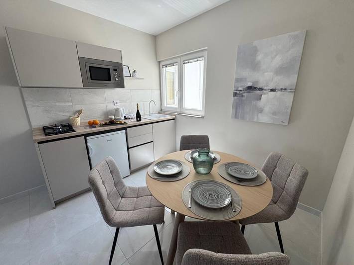 Bungalow für 4 Personen, mit Ausblick und Kinderpool sowie Pool und Garten auf Brac - 2