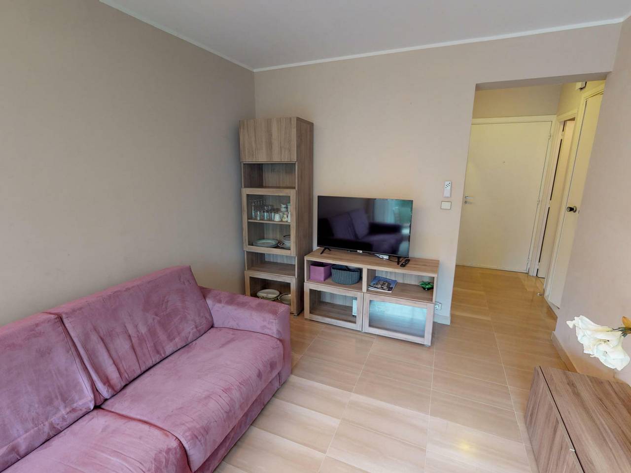 Studio entier, Studio rénové au calme avec alcôve in Menton, Région de Nice