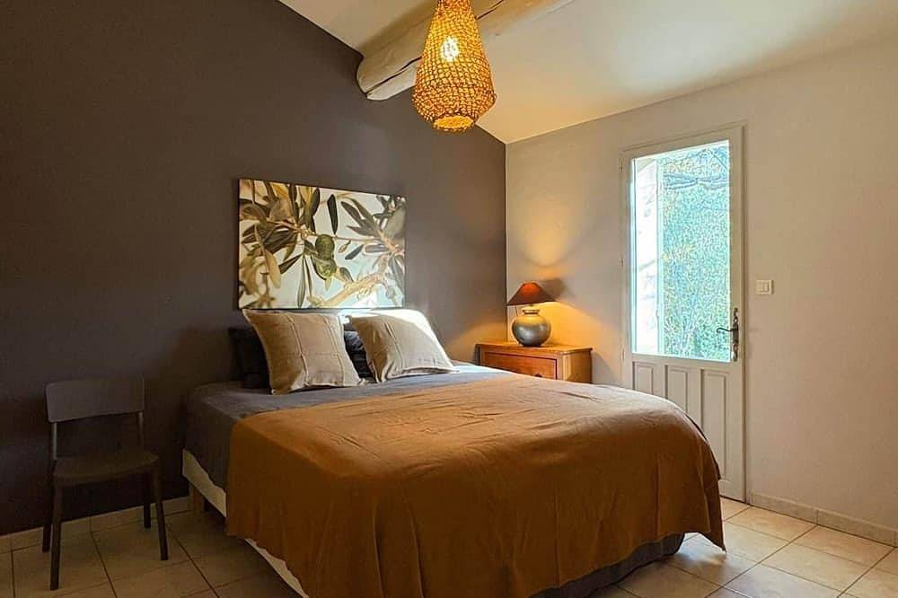 The Calavoun House in Maubec, Parc naturel régional du Luberon