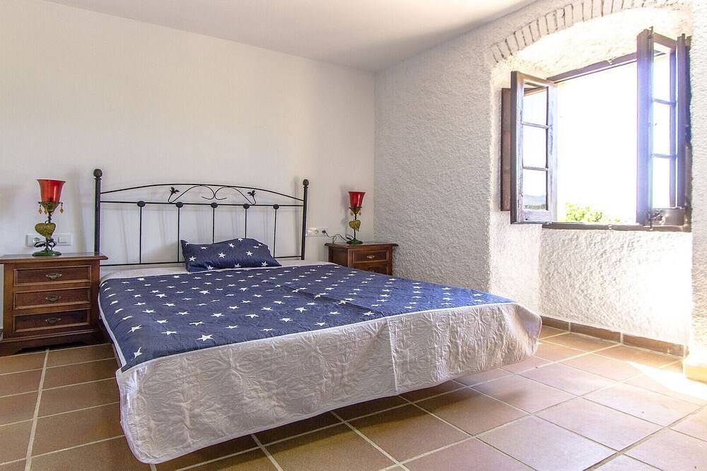 Your own private hotel 30 min to Bcn for 25 guests in Bigues i Riells, Barcelona Binnenland