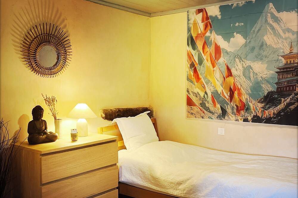 Nature break in the monk's room, wellness area on site! in Saint-Arcons-d'Allier, Macizo Central