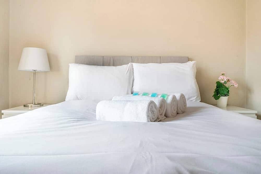Entire apartment, Pop Hollywood / Hip 2bd Ap (Gold Short Term Stays) in Belfast, County Down