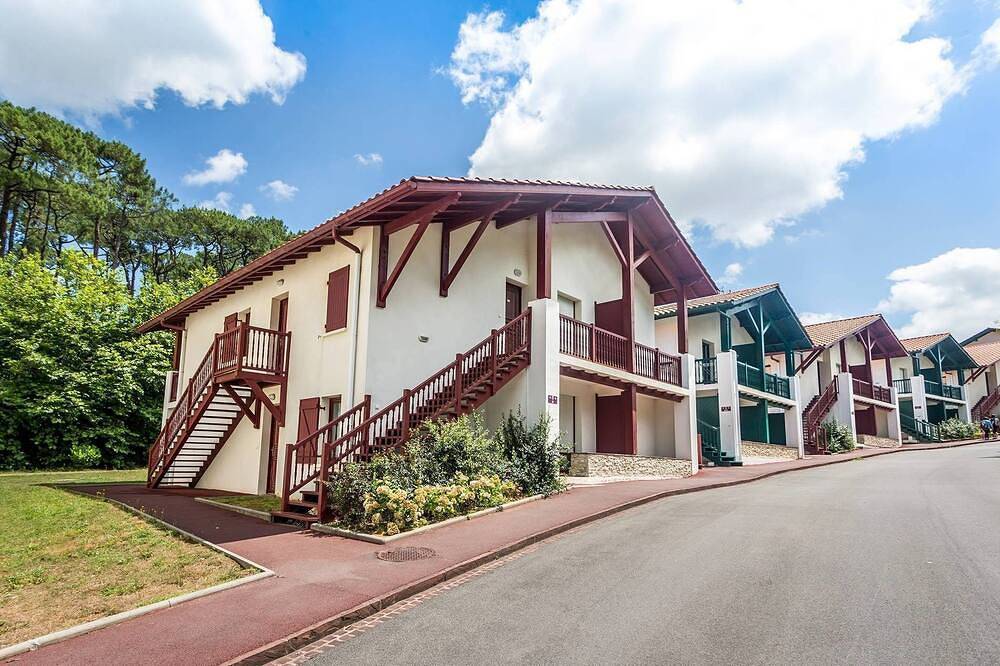 Appartement entier, Suite Studio pour 2 | Piscine chauffée | Tennis in Saint-Jean-de-Luz, Région de Bayonne