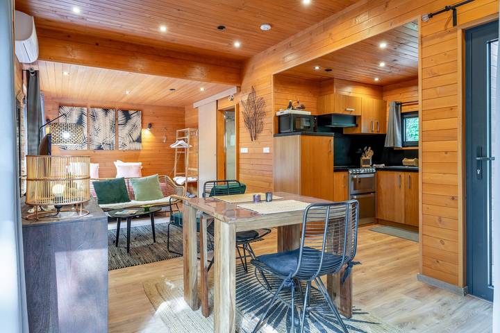 Vacation Home “Lodge Exotique 4 - Mas De Rey” with Private Terrace, Wi-Fi & Air Conditioning in Arpaillargues-et-Aureillac, Nimes region