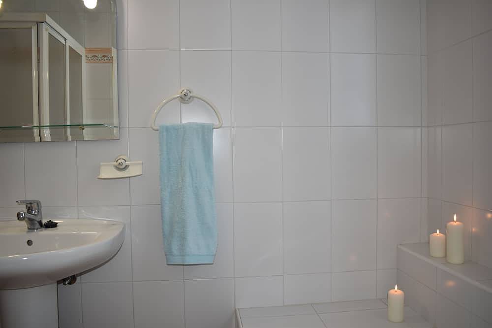 Villa La Frasca with private pool for 4 people and beautiful sea views in Sayalonga, Costa del Sol