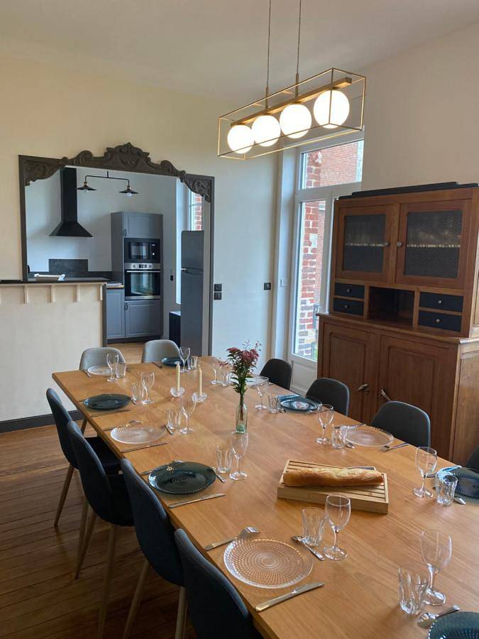Location de vacances pour 12 personnes, avec Terrasse et Jardin ainsi que Bassin pour enfant et Vue à Laon
