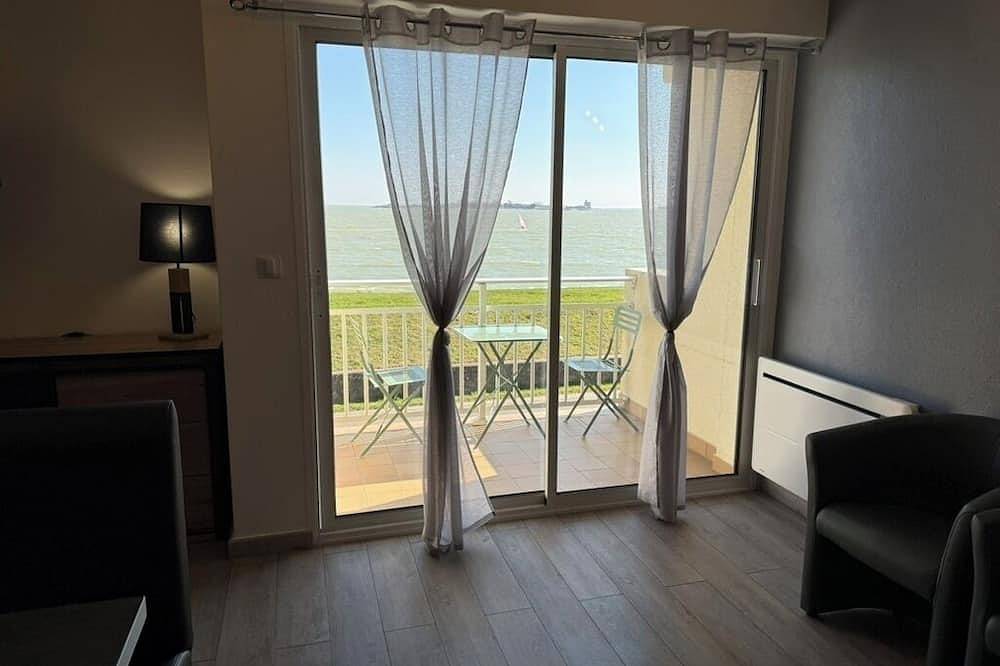 Entire apartment, Furnished *** in Saint-Vaast-la-Hougue facing the sea and the island of Tatihou in Saint-Vaast-la-Hougue, Cherbourg region
