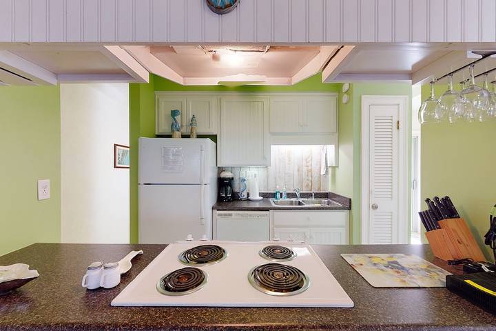 Vacation rental for 4 people, with balcony in St. Simons Island