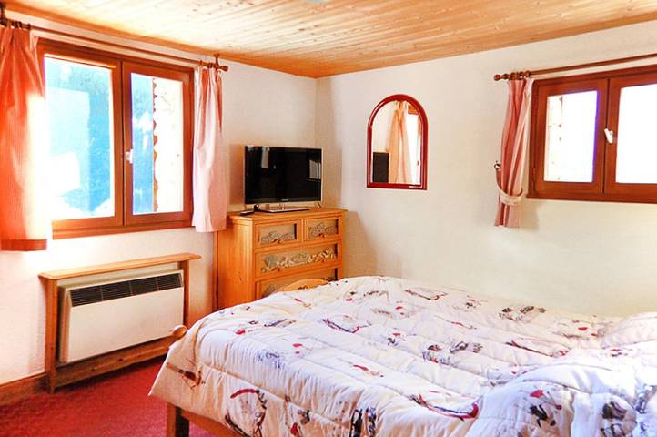 Casa rural para 15 personas, con balcón y jardín además de vistas y sauna - 1