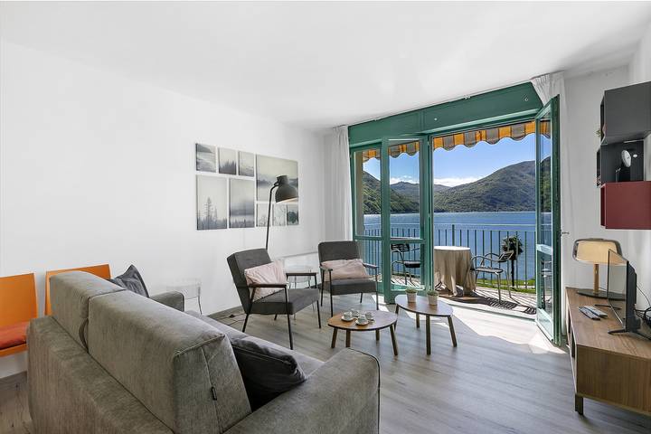 Gîte pour 6 personnes, avec vue sur le lac et balcon, adapté aux familles dans Porlezza - 2