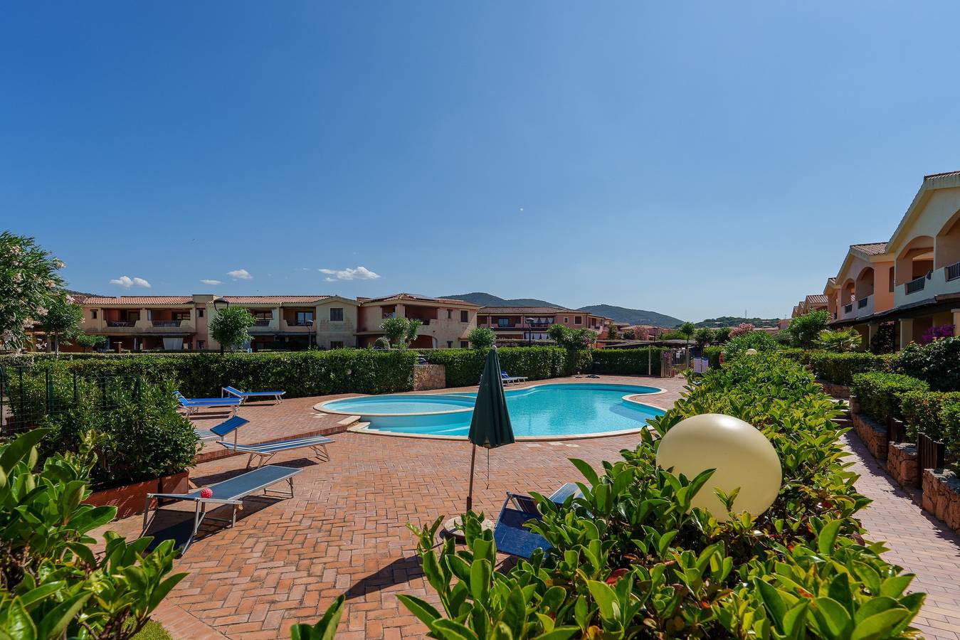 Appartamento intero, Appartamento per vacanze 'Casa Vacanze Mandorlo' con piscina condivisa, terrazza e giardino in Murta Maria, Gallura