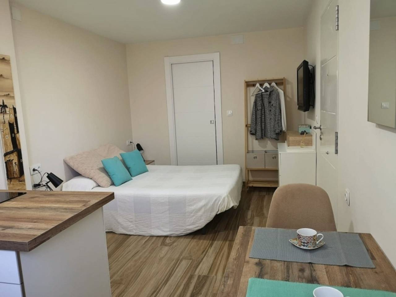 Apartamento entero, Apartamento renovado y confortable en Granada, cerca de parada de bus in Zaidín - Vergeles, Granada