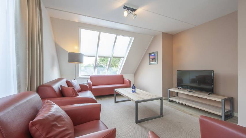 Ferienhaus für 8 Personen, mit Balkon/Terrasse und Terrasse sowie Garten und Sauna in Scharendijke - 2