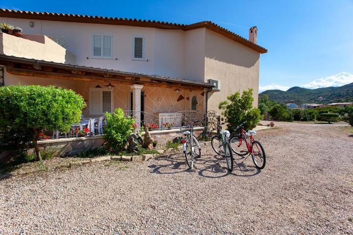 Chambre d’hôte pour 2 personnes, avec vue ainsi que jardin et terrasse à San Teodoro - 4