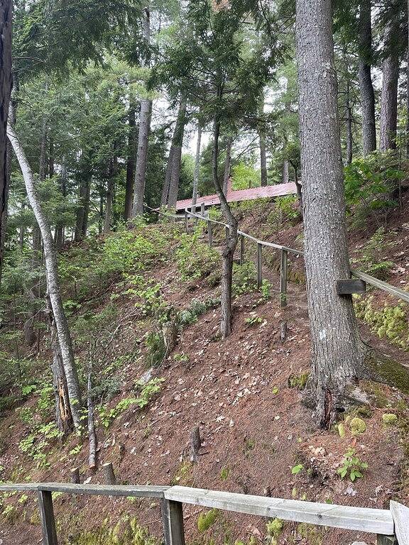 Vacation rental for 8 people, with yard in Sebago Lake